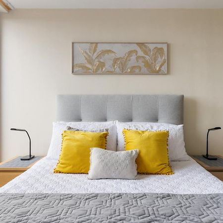 Stratford Skyview Apartment Лондон Екстер'єр фото