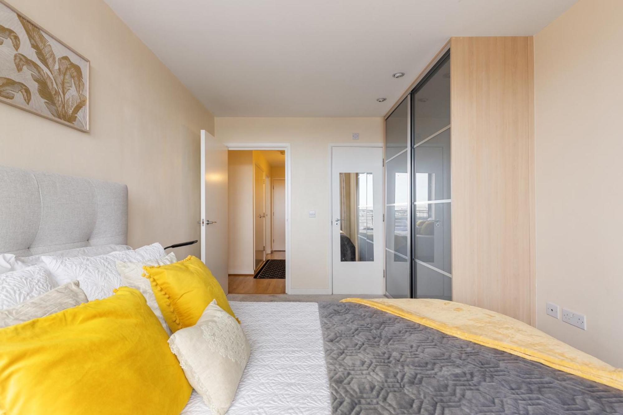 Stratford Skyview Apartment Лондон Екстер'єр фото