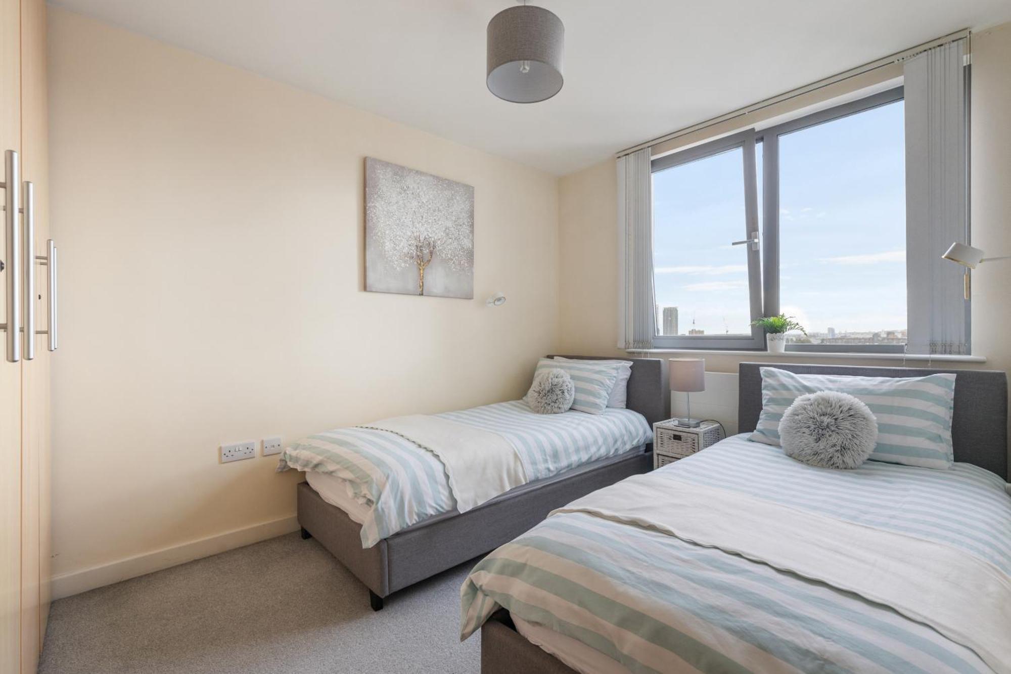 Stratford Skyview Apartment Лондон Екстер'єр фото
